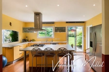 ELEGANTE CONTEMPORAINE DE PLAIN-PIED BAIGNÉE DE LUMIERE