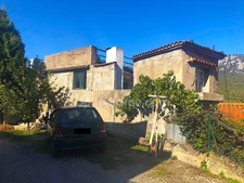 Maison à refaire.
