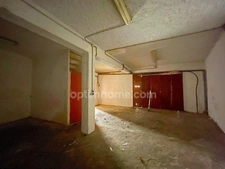 Maison 2 chambres et garage.