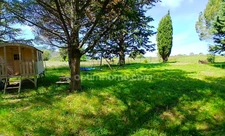 Maison 3 chambres sur grand terrain.