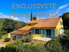 Villa 4 chambres sur grand terrain avec piscine.