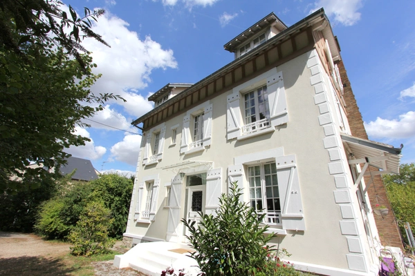 PARMAIN - L'ISLE ADAM Proprieté à vendre 7 pièces sur 2000m²