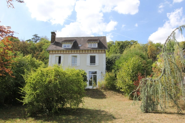 PARMAIN - L'ISLE ADAM Proprieté à vendre 7 pièces sur 2000m²