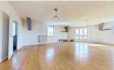 LONGWY HAUT, PROCHE DES FRONTIERES, BEL APPARTEMENT ANCIEN DE 134 M² + GRANDES COMBLES AMENAGEABLES + CAVE 