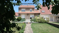 CATTENOM, PROCHE DU LUXEMBOURG, JOLIE MAISON SUR 11 ARES CONSTRUCTIBLES + GARAGE + PLACES DE PARKING + DEPENDANCE DE 60 M² 
