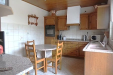 CATTENOM, PROCHE DU LUXEMBOURG, JOLIE MAISON SUR 11 ARES  AVEC 3 CHAMBRES + JARDIN + GARAGE + DE NOMBREUSES PLACES DE PARKING PRIVATIVES + DEPENDANCE DE 60 M²