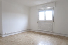 THIONVILLE, IDEAL INVESTISSEUR, MAISON DE VILLE AVEC 3 APPARTEMENTS + 2 GARAGES + CAVES + BUANDERIES + JARDIN 