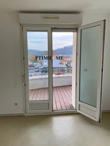 LONGWY, ENSEMBLE IMMOBILIER COMPRENANT 12 APPARTEMENTS + 1 LOCAL COMMERCIAL - D EXCELLENTS DIAGNOSTICS