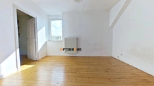 LONGWY HAUT, PROCHE DES FRONTIERES, BEL APPARTEMENT ANCIEN DE 134 M² + GRANDES COMBLES AMENAGEABLES + CAVE 