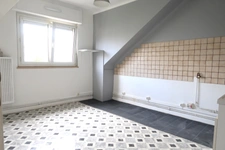 THIONVILLE, IDEAL INVESTISSEUR, MAISON DE VILLE AVEC 3 APPARTEMENTS + 2 GARAGES + CAVES + BUANDERIES + JARDIN 