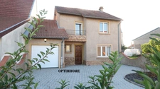 CATTENOM, PROCHE DE LA FRONTIERE AVEC LE LUXEMBOURG, JOLIE MAISON DE 110 M²  AVEC UNE GRANDE TERRASSE + GARAGE + PETIT JARDIN + PARKINGS PRIVATIFS