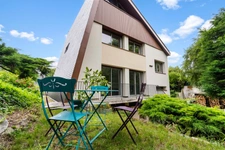 Maison d’architecte dans  un domaine privé aux portes de Saint-Germain-en-Laye