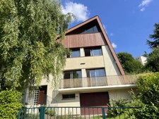 Maison d’architecte dans  un domaine privé aux portes de Saint-Germain-en-Laye
