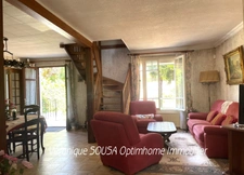 CHARMANTE MAISON A RENOVER  avec un fort potentiel 