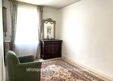 Appartement à vendre grand 2 pièces avec ascenseur à renover
