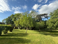 VALLEE DE L'EURE - MAISON DE PLAIN-PIED - TRES GRAND TERRAIN 