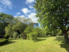 VALLEE DE L'EURE - MAISON DE PLAIN-PIED - TRES GRAND TERRAIN 