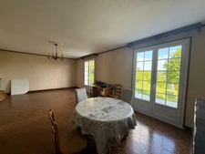 VALLEE DE L'EURE - MAISON DE PLAIN-PIED - TRES GRAND TERRAIN 