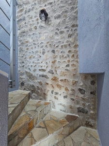 CHALEUREUSE MAISON DE VILLAGE + GARAGE + TERRASSE