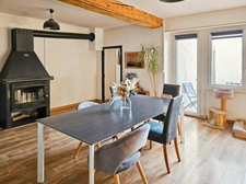 Maison vigneronne rénovée avec cachet – 3 chambres – Terrasse + dépendances – Chauriat