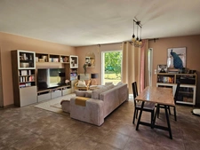 Villa de plain pied 94 m² -  3 chambres -  garage -  jardin à Vertaizon 63