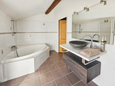 Maison 176 m² habitables - jardin - cour - grange  CHAURIAT (63)