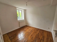 Maison 176 m² habitables - jardin - cour - grange  CHAURIAT (63)