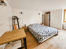 Maison d'habitation + studio + local commercial 