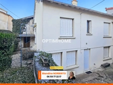Maison à vendre 7 pièces - 180 m² - Extérieurs - 2 garages à VERTAIZON (63)