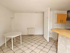 Maison 176 m² habitables - jardin - cour - grange  CHAURIAT (63)