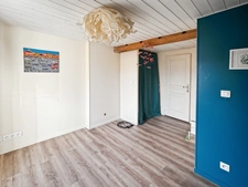 Maison en pierre avec terrasse, cour intérieure et grand sous-sol – Vertaizon