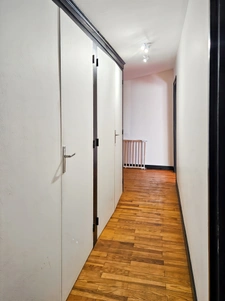 Maison vigneronne rénovée avec cachet – 3 chambres – Terrasse + dépendances – Chauriat