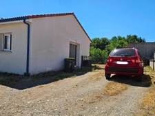 Villa de plain pied 94 m² -  3 chambres -  garage -  jardin à Vertaizon 63