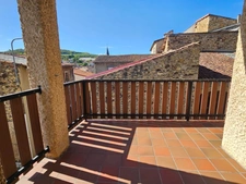 CHALEUREUSE MAISON DE VILLAGE + GARAGE + TERRASSE