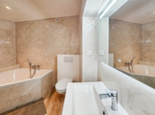 Maison d'habitation + studio + local commercial 