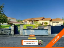 MAGNIFIQUE VILLA DE PLAIN PIED DE 140 M² A LOUER A SAINT JULIEN DE COPPEL 63160