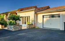 MAGNIFIQUE VILLA DE PLAIN PIED DE 140 M² A LOUER A SAINT JULIEN DE COPPEL 63160