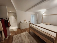 Maison d'habitation + studio + local commercial 