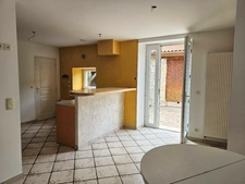 Maison 176 m² habitables - jardin - cour - grange  CHAURIAT (63)