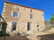 Maison 176 m² habitables - jardin - cour - grange  CHAURIAT (63)
