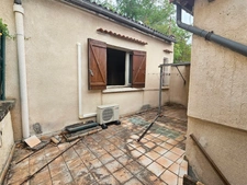 Maison à rénover – 2 chambres - Extérieurs - Garage - Pont-du-Château (63)