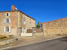 Maison 176 m² habitables - jardin - cour - grange  CHAURIAT (63)