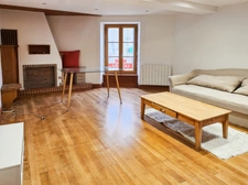 Maison d'habitation + studio + local commercial 