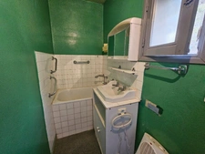 Maison à rénover – 2 chambres - Extérieurs - Garage - Pont-du-Château (63)