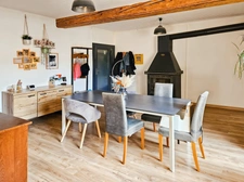 Maison vigneronne rénovée avec cachet – 3 chambres – Terrasse + dépendances – Chauriat