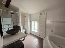 Maison 176 m² habitables - jardin - cour - grange  CHAURIAT (63)