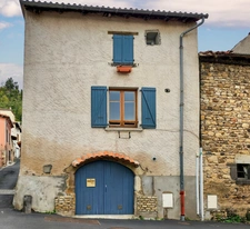 AGREABLE MAISON DE VILLAGE - 3 PIECES - VERTAIZON 63