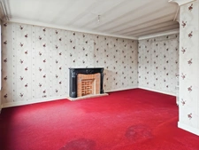 Maison à vendre 7 pièces - 180 m² - Extérieurs - 2 garages à VERTAIZON (63)