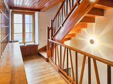 Maison d'habitation + studio + local commercial 