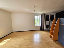 Maison 176 m² habitables - jardin - cour - grange  CHAURIAT (63)